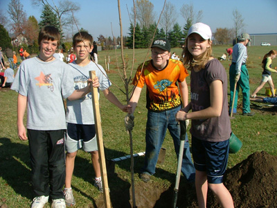 Communities for Nature - schoolyard planting