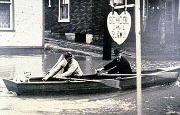 Rowing along Wharncliffe Road, London